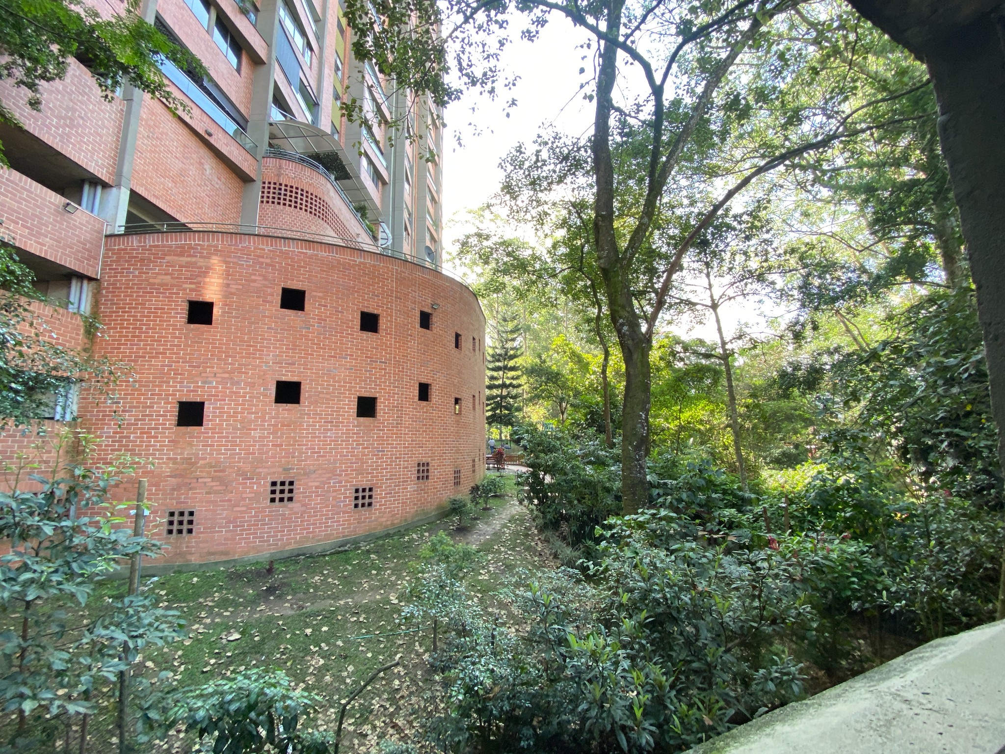 Apartamento en venta en Loma Benedictinos, Medellín · foto 18 de 19
