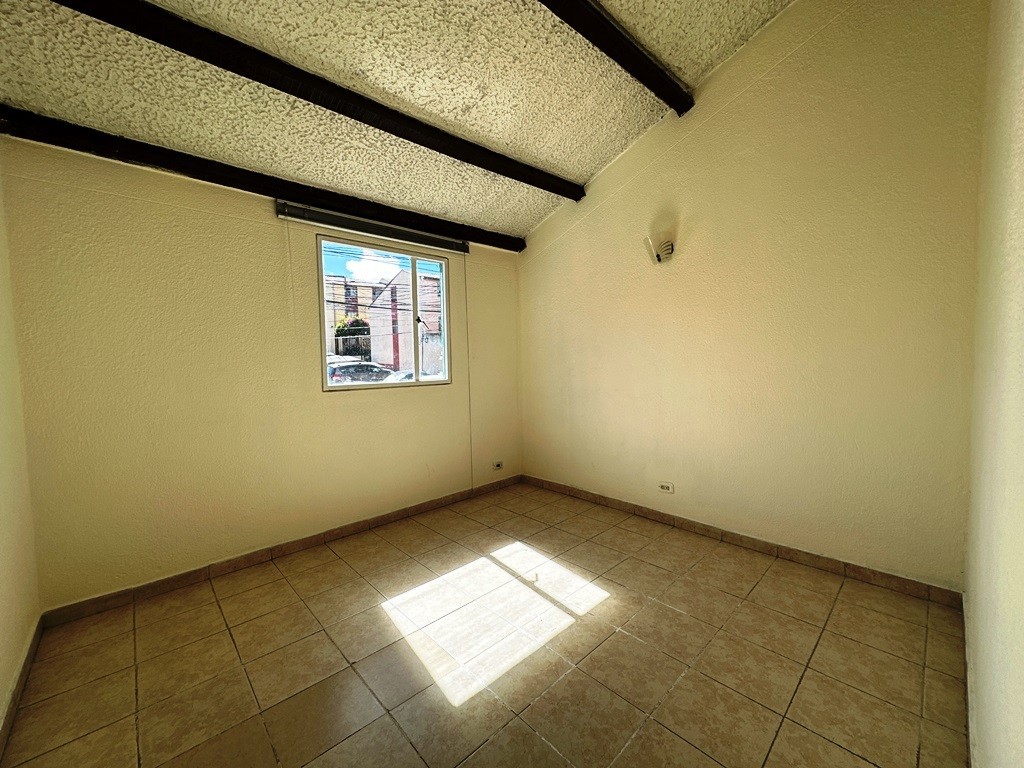 Casa en venta en Villa De Los Alpes Ii Sector, Bogotá · foto 7 de 19
