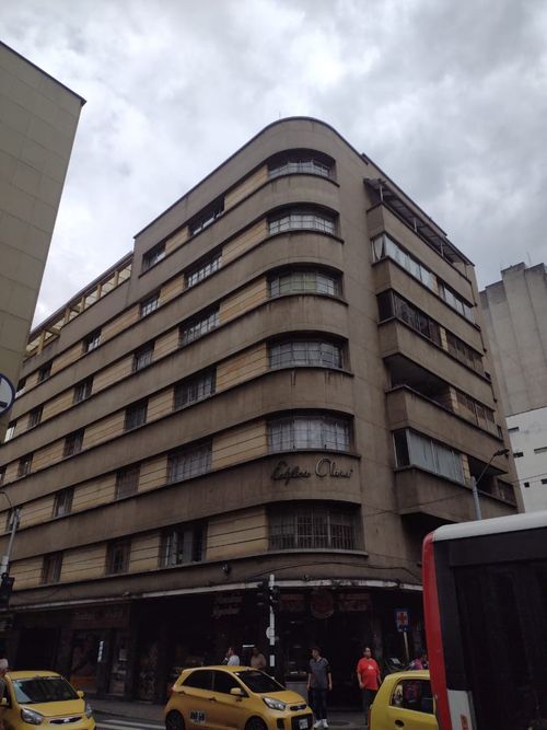 Apartamento de 3 alcobas en arriendo en Villanueva, Medellín, 120 m² · foto 2 de 2