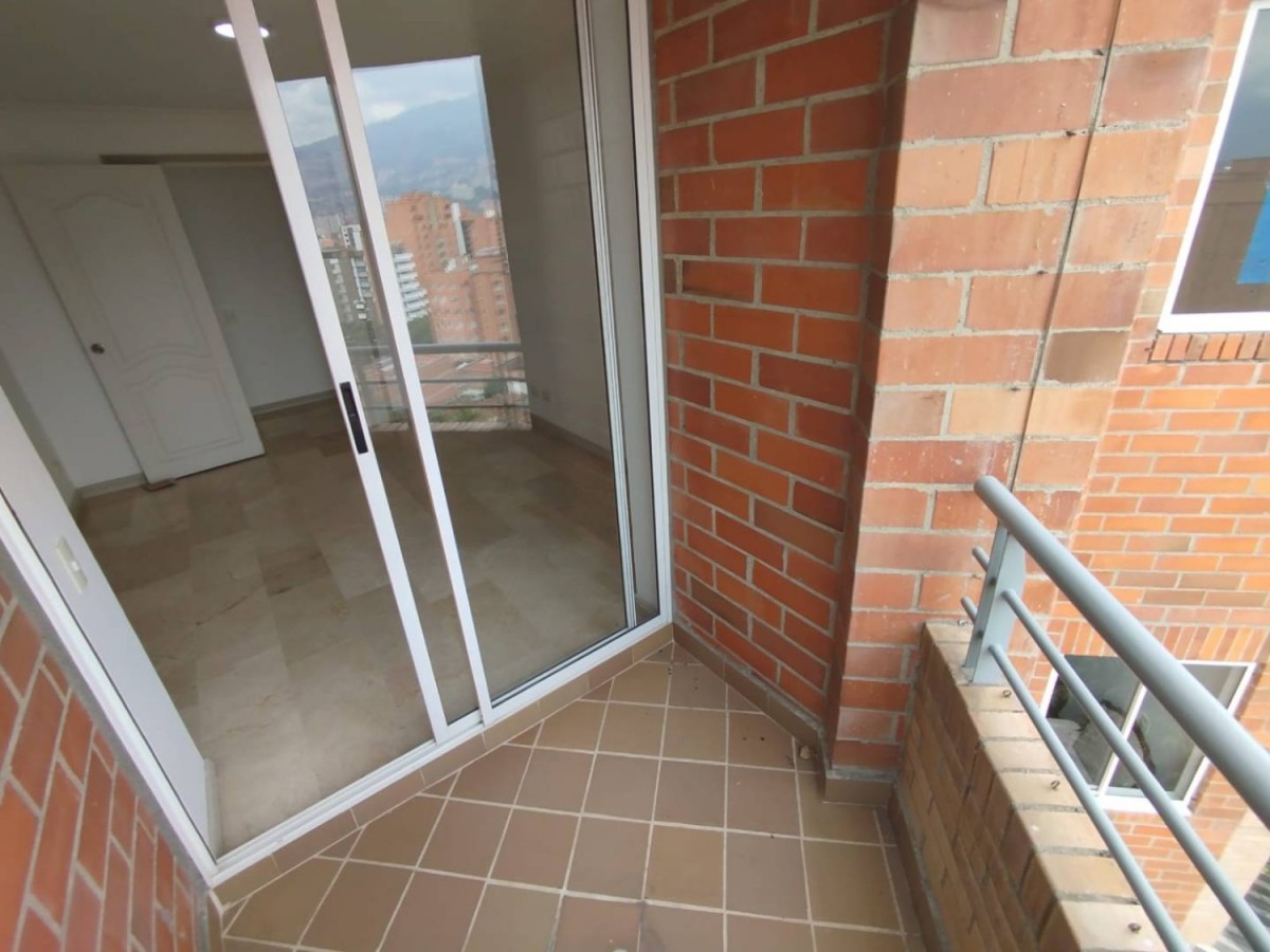 Apartamento en arriendo en Laureles, Medellín · foto 22 de 24