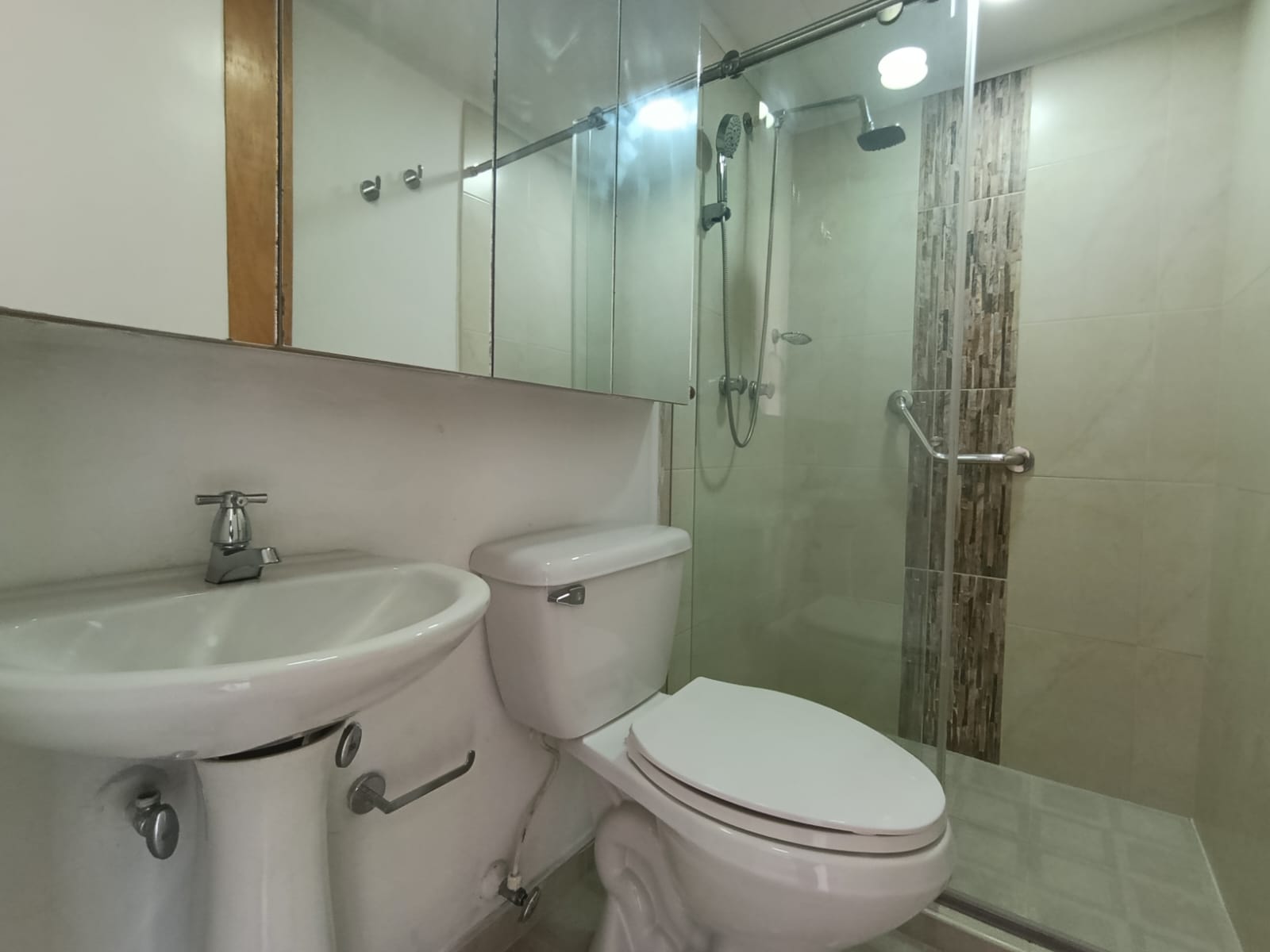 Apartaestudio en arriendo en Laureles, Medellín · foto 9 de 11