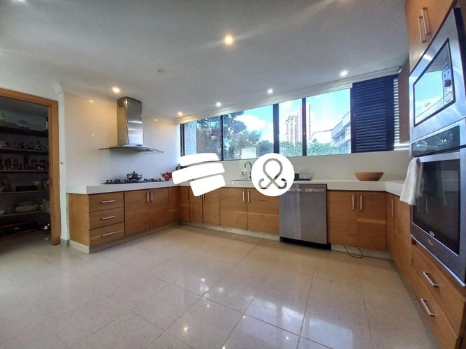 Apartamento de 5 alcobas en venta en La Florida, Medellín, 456 m² · foto 2 de 18