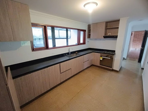 6BR House in Loma de las brujas (1800 m²)