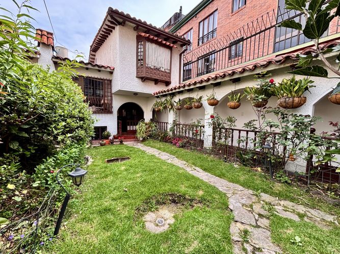 Casa de 3 alcobas en venta en Los Cedros, Bogotá, 340 m² · foto 6 de 24