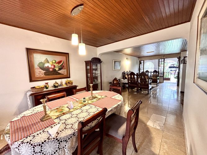 Casa de 3 alcobas en venta en Los Cedros, Bogotá, 340 m² · foto 8 de 24
