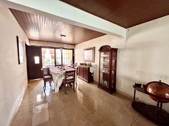 Casa de 3 alcobas en venta en Los Cedros, Bogotá, 340 m² · foto 10 de 24