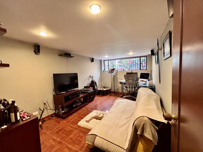 Casa de 3 alcobas en venta en Los Cedros, Bogotá, 340 m² · foto 14 de 24
