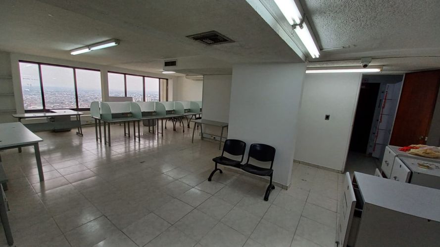 Oficina en arriendo en Versalles, Cali, 329 m² · foto 2 de 24
