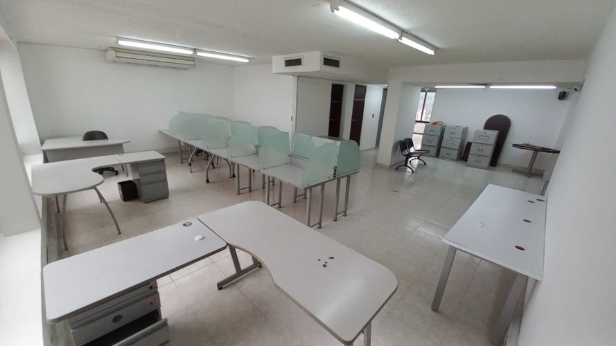 Oficina en arriendo en Versalles, Cali, 329 m² · foto 3 de 24