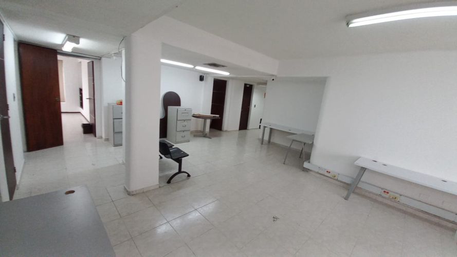 Oficina en arriendo en Versalles, Cali, 329 m² · foto 4 de 24