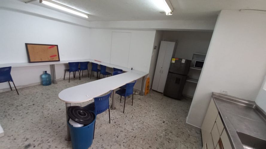 Oficina en arriendo en Versalles, Cali, 329 m² · foto 14 de 24