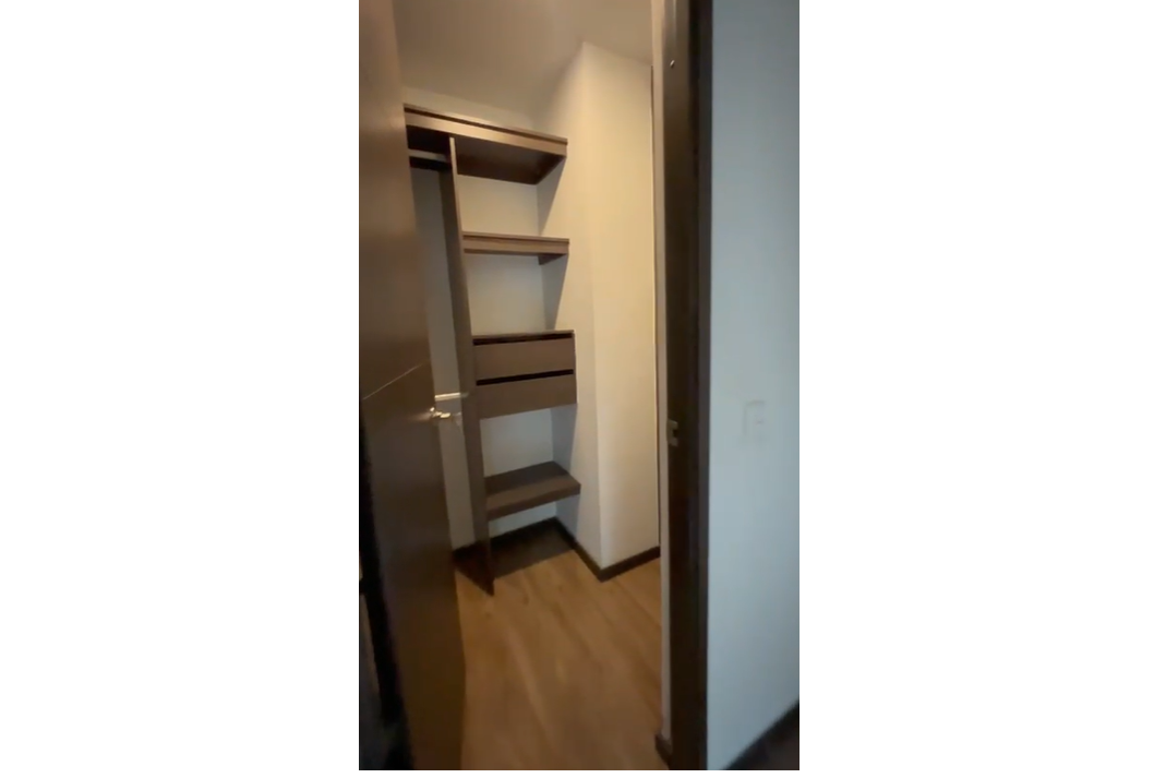 Apartamento en venta en Loma Del Esmeraldal, Envigado · foto 18 de 22