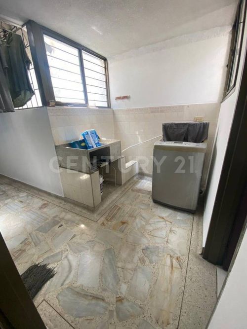 Casa de 11 alcobas en venta en Primero De Mayo, Cali, 371 m² · foto 18 de 24