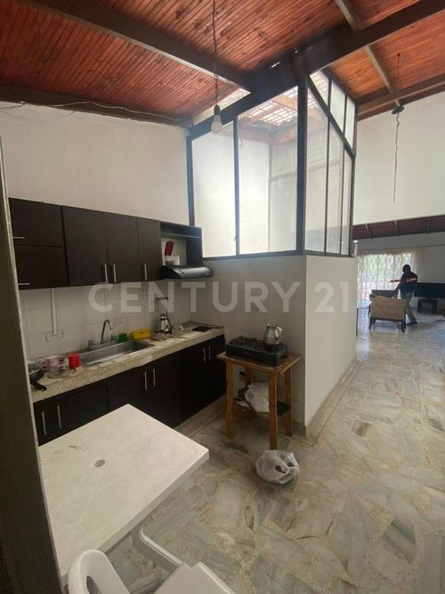 Casa de 11 alcobas en venta en Primero De Mayo, Cali, 371 m² · foto 23 de 24
