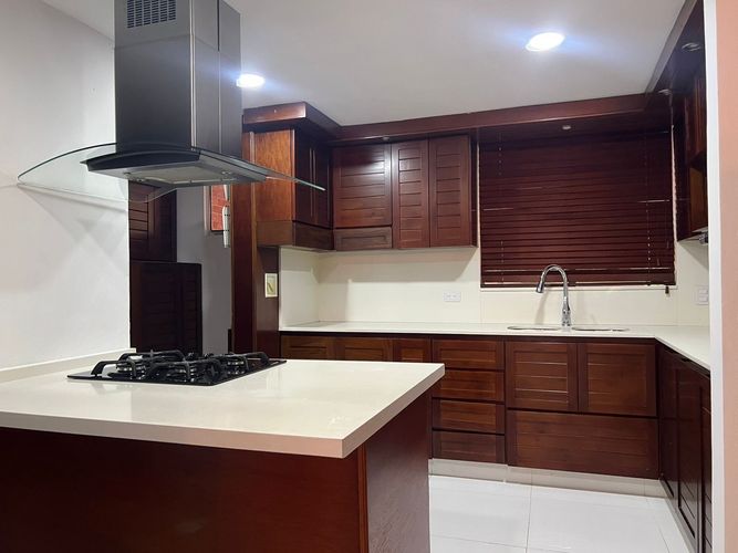 Casa de 4 alcobas en arriendo en El Poblado, Medellín, 220 m² · foto 4 de 18