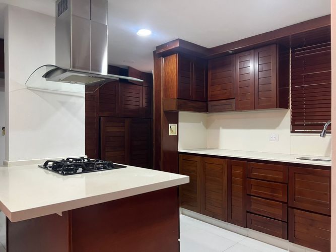 Casa de 4 alcobas en arriendo en El Poblado, Medellín, 220 m² · foto 5 de 18
