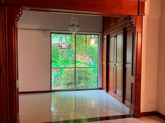 Casa de 4 alcobas en arriendo en El Poblado, Medellín, 220 m² · foto 8 de 18