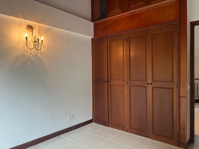 Casa de 4 alcobas en arriendo en El Poblado, Medellín, 220 m² · foto 10 de 18