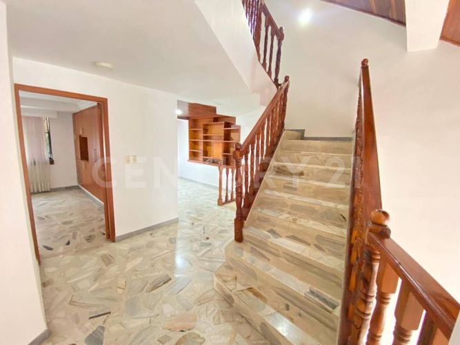 Casa de 4 alcobas en venta en Nueva Tequendama, Cali, 237 m² · foto 4 de 24