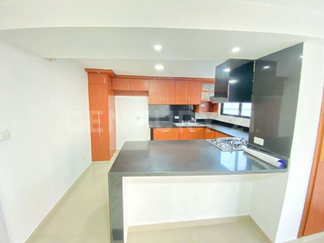 Casa de 4 alcobas en venta en Nueva Tequendama, Cali, 237 m² · foto 9 de 24