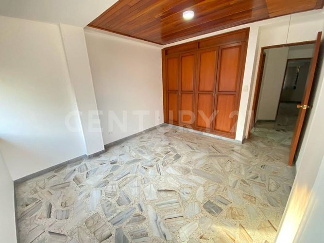 Casa de 4 alcobas en venta en Nueva Tequendama, Cali, 237 m² · foto 13 de 24