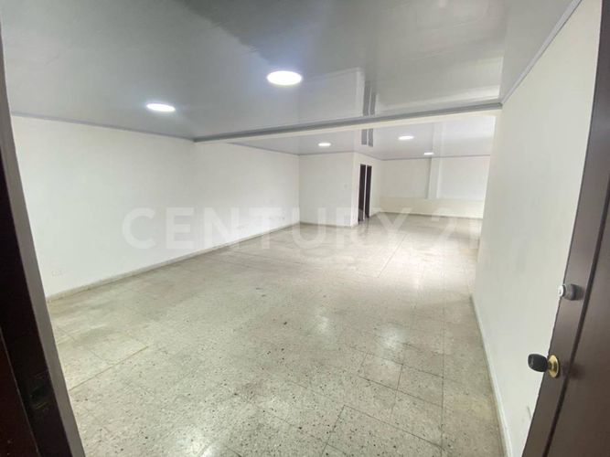 Oficina en venta en Santa Monica, Cali, 293 m² · foto 14 de 23