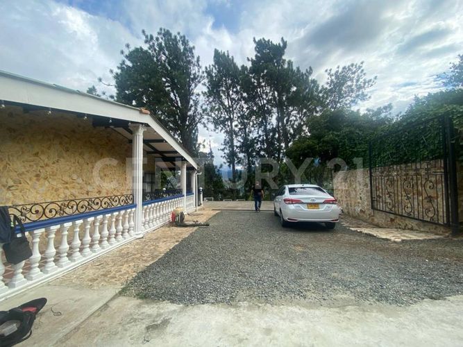 Casa de 4 alcobas en venta en Bellavista, Cali, 400 m² · foto 19 de 24