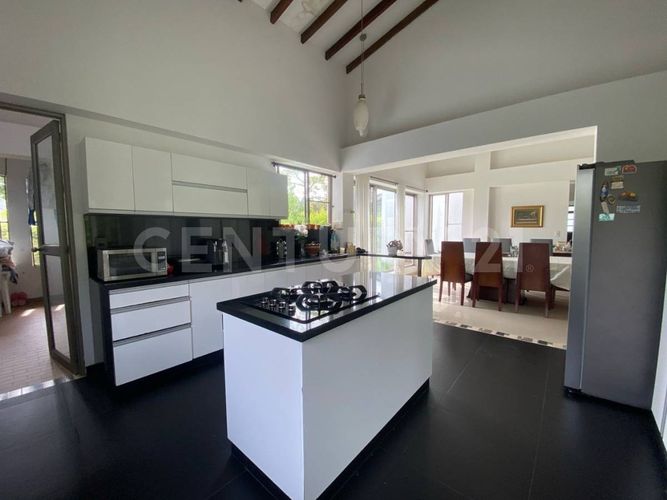 Casa de 5 alcobas en venta en Verde Horizonte, Jamundí, 261 m² · foto 7 de 23