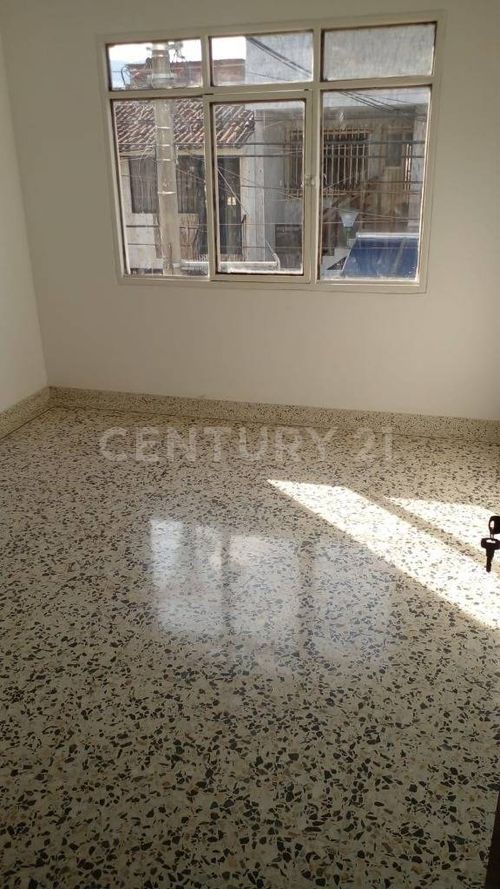 Casa de 12 alcobas en venta en La Esmeralda, Cali, 350 m² · foto 6 de 16