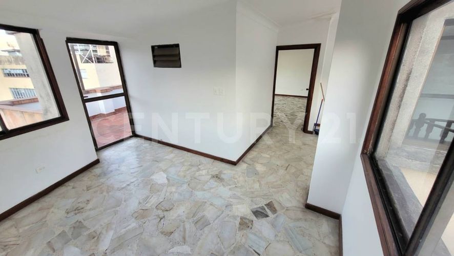 Apartamento de 5 alcobas en venta en Granada, Cali, 189 m² · foto 5 de 16