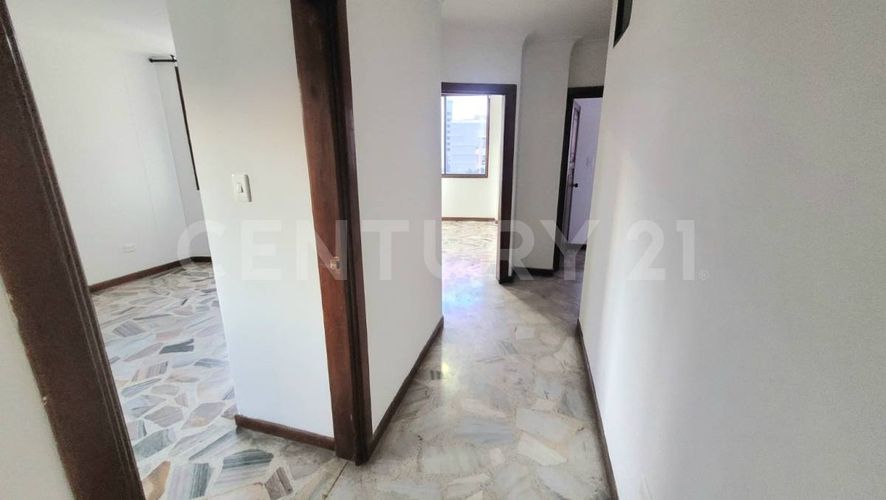 Apartamento de 5 alcobas en venta en Granada, Cali, 189 m² · foto 8 de 16