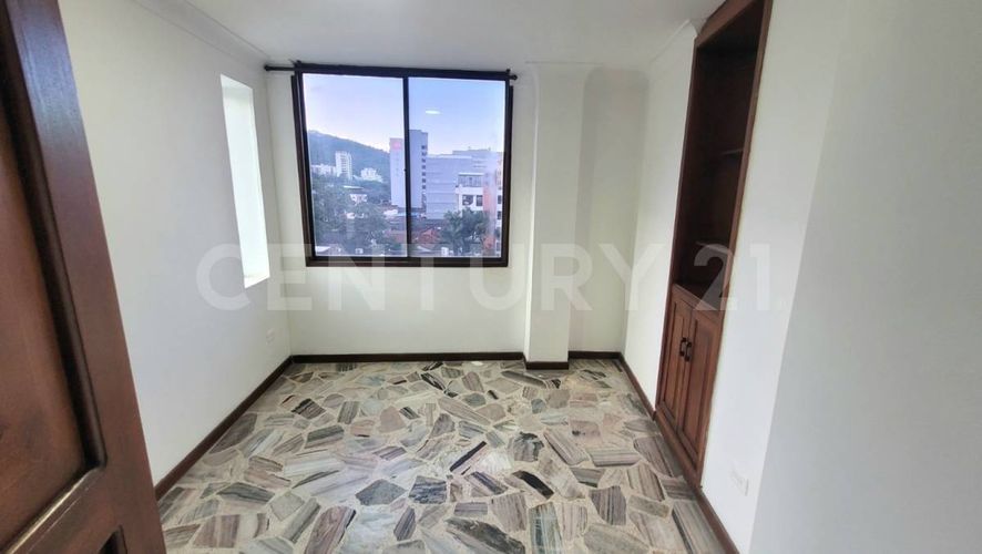 Apartamento de 5 alcobas en venta en Granada, Cali, 189 m² · foto 12 de 16