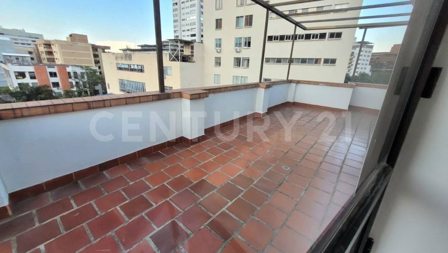 Apartamento de 5 alcobas en venta en Granada, Cali, 189 m² · foto 13 de 16