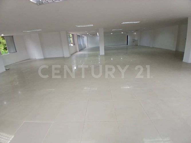 Local en arriendo en El Gran Limonar, Cali, 309 m² · foto 3 de 10
