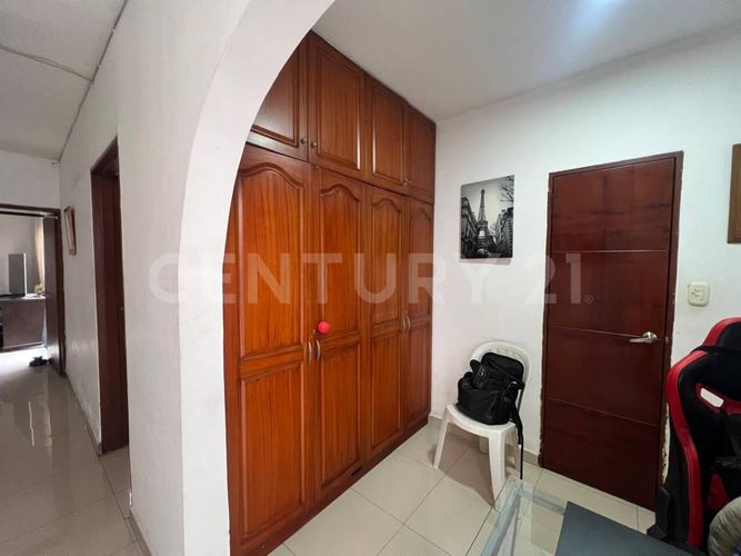 Casa de 3 alcobas en venta en San Vicente, Cali, 227 m² · foto 18 de 19
