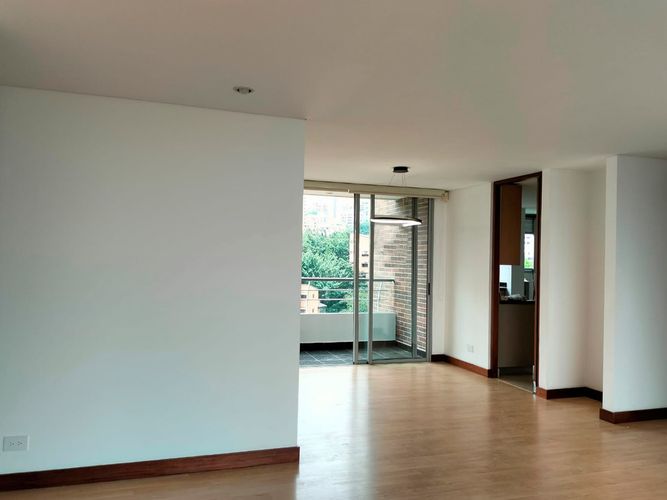 Apartamento de 3 alcobas en arriendo en El Poblado, Medellín, 134 m² · foto 4 de 17