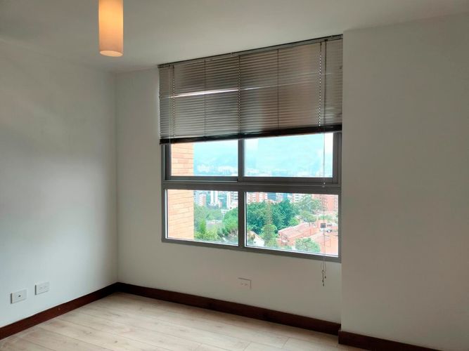 Apartamento de 3 alcobas en arriendo en El Poblado, Medellín, 134 m² · foto 15 de 17