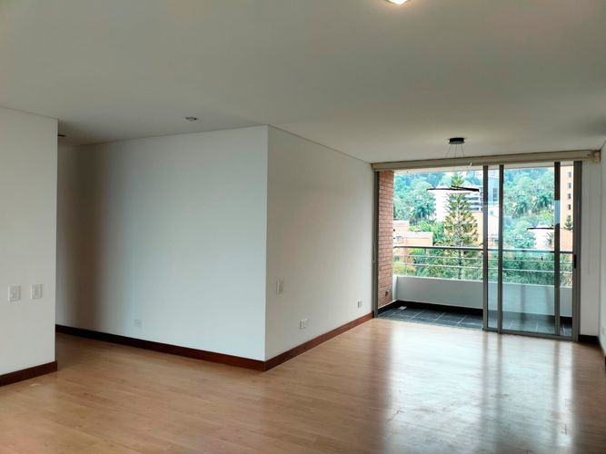Apartamento de 3 alcobas en arriendo en El Poblado, Medellín, 134 m² · foto 3 de 17