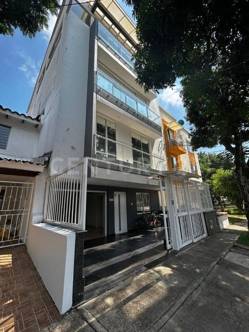 Casa de 10 alcobas en venta en Pampa Linda, Cali, 600 m² · foto 2 de 23