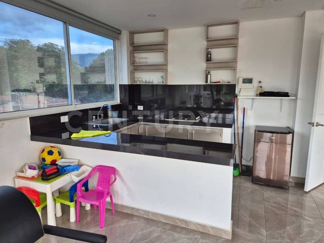 Casa de 10 alcobas en venta en Pampa Linda, Cali, 600 m² · foto 21 de 23