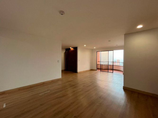 Apartamento de 3 alcobas en arriendo en El Poblado, Medellín, 114 m² · foto 2 de 18