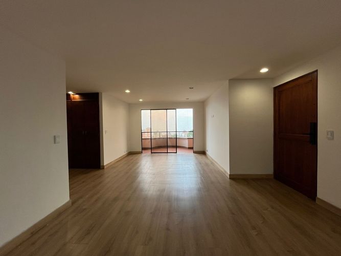 Apartamento de 3 alcobas en arriendo en El Poblado, Medellín, 114 m² · foto 3 de 18