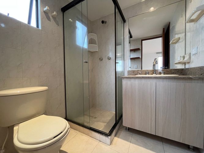 Apartamento de 3 alcobas en arriendo en El Poblado, Medellín, 114 m² · foto 17 de 18