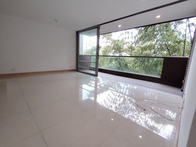 Apartamento de 3 alcobas en arriendo en El Poblado, Medellín, 84 m² · foto 2 de 24