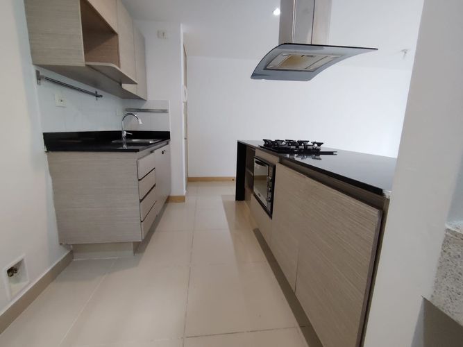 Apartamento de 3 alcobas en arriendo en El Poblado, Medellín, 84 m² · foto 8 de 24