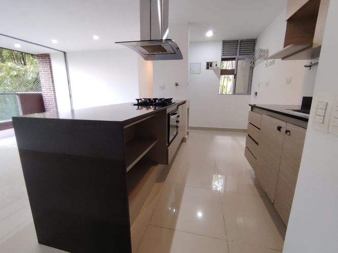 Apartamento de 3 alcobas en arriendo en El Poblado, Medellín, 84 m² · foto 14 de 24