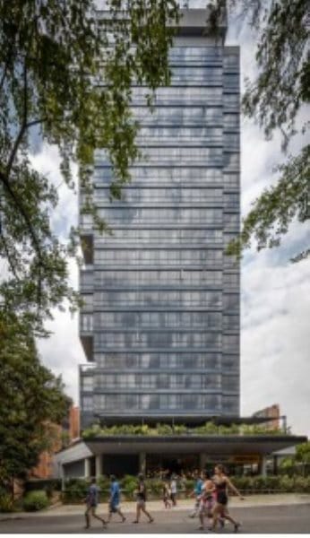 Local en venta en Castropol, Medellín, 112 m² · foto 2 de 3