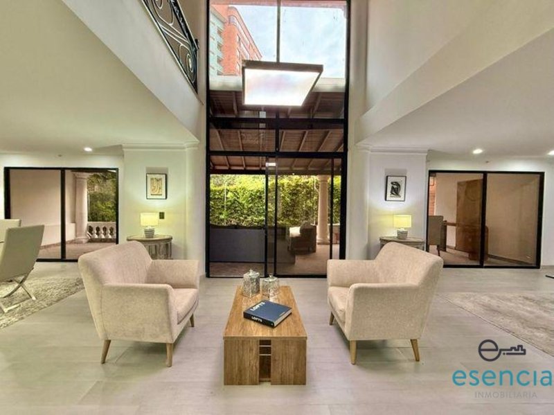 Casa en arriendo en El Tesoro, Medellín · foto 2 de 20