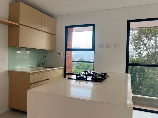 Apartamento de 1 alcoba en arriendo en Camino Verde, Envigado, 70 m² · foto 5 de 17