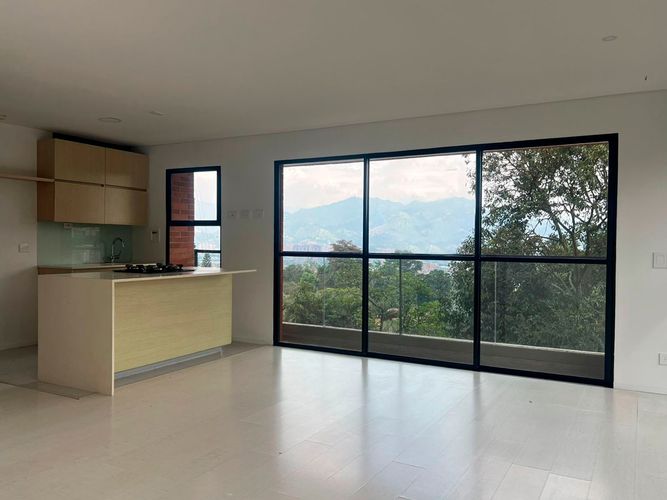 Apartamento de 1 alcoba en arriendo en Camino Verde, Envigado, 70 m² · foto 3 de 17